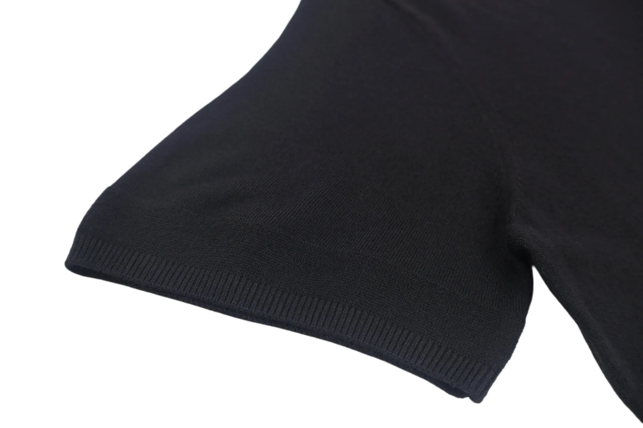 Moncler （Black） ， ， ， 。 ， ，Classic + ， 、 ， ， ， ， ， Same Style ， ， ， ， Same Style。 Size:S-M-L-XL
